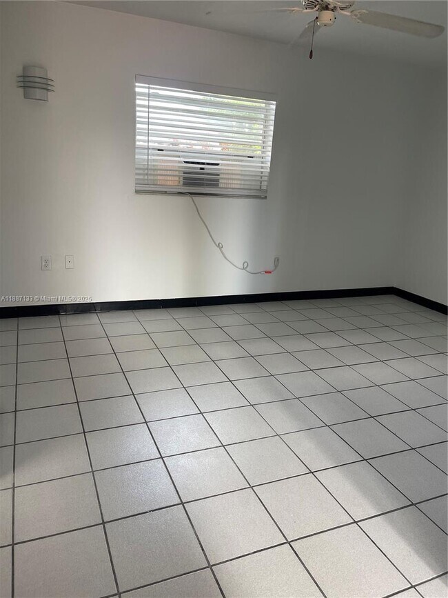 Foto del edificio - 10315 SW 35th St