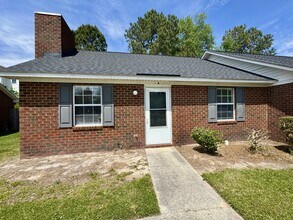 Building Photo - 1405 Angels End