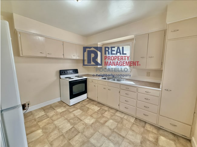 Foto del edificio - 734 Dogwood St