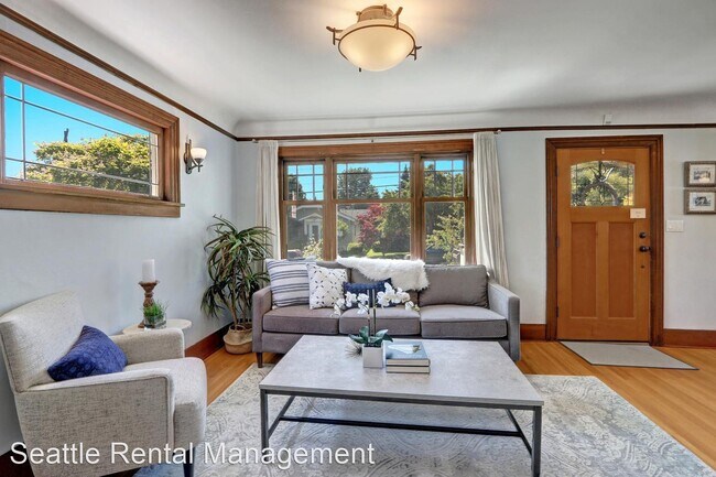 Building Photo - 3 br, 1 bath House - 320 N 83rd St, Seattle