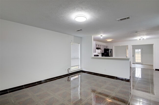 Building Photo - 12807 Ambrose St