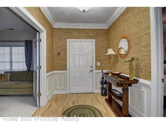 Foto del edificio - 2425 Ocean Shore Cres