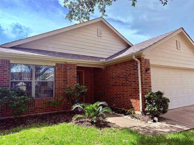 Building Photo - 21135 Birchbank Ln
