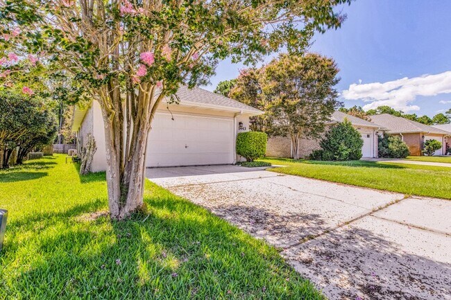 Foto del edificio - Great Home in the Tiger Point community of Champions Green!