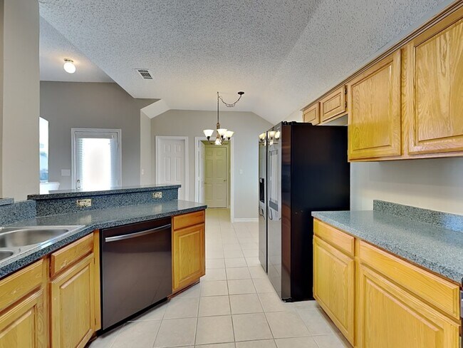 Foto del edificio - 11901 Port Rd