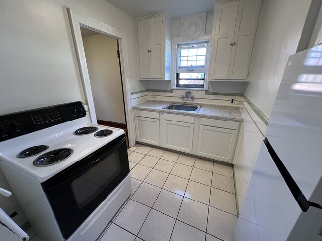 Building Photo - Kenmore Square Apartments