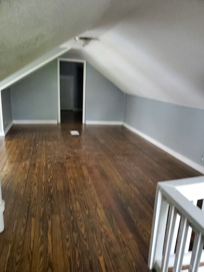 Building Photo - 2411 E 70th St