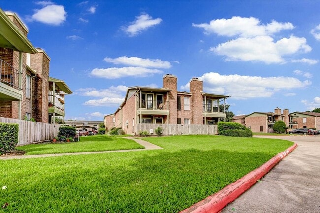Foto del edificio - 18800 Egret Bay Blvd