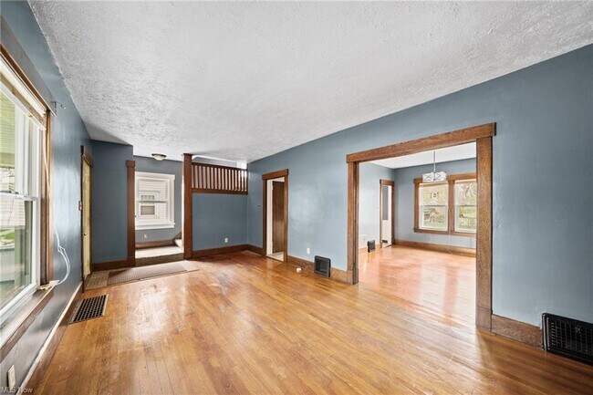 Building Photo - 319 Virginia Ave