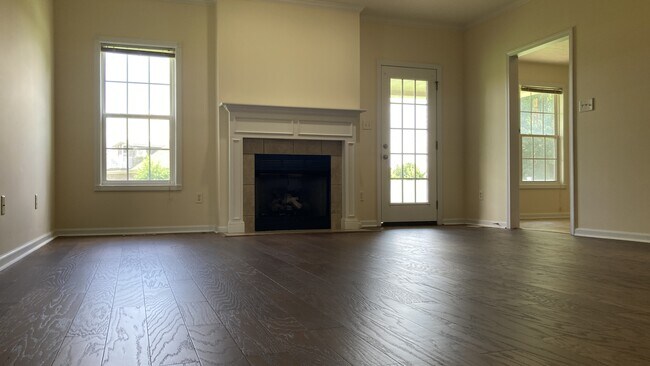 Foto del edificio - 3723 Woodbridge Ln