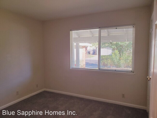 4 br, 2 bath House - 5450 Florida Dr photo'