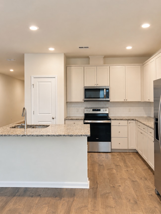 Building Photo - 102 Benelli Dr