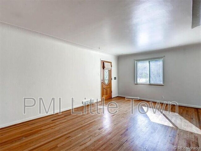 Foto del edificio - 2491 S Corona St