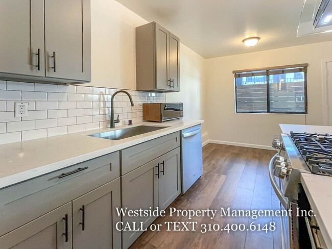 Building Photo - Newly Renovated Building | 1BD/1BA