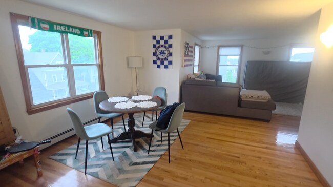 Building Photo - Gorgeous Apt! Watch Attached YT Video Tour!  Pictures do it no justice!  NO FEE, Best Sunlight ev...