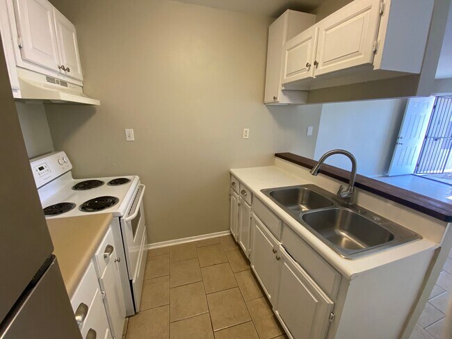 Foto del edificio - 7131 Glen Terrace