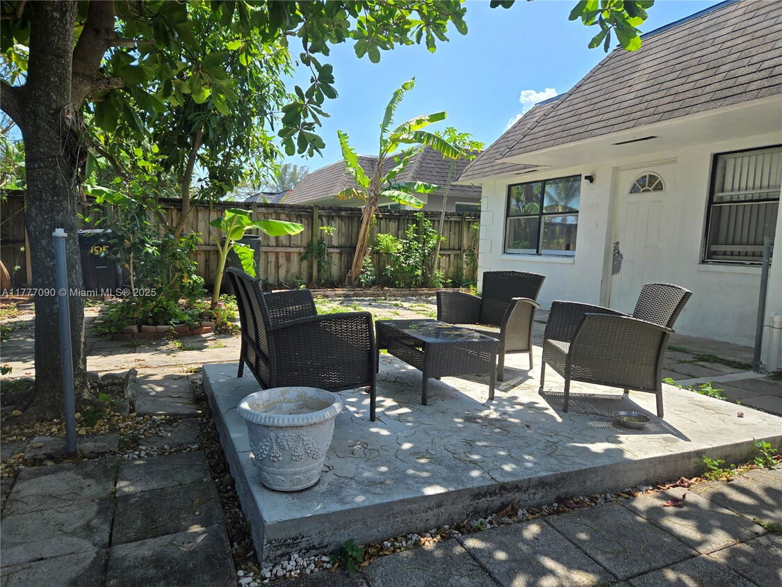 Foto principal - 1515 NW 8th St