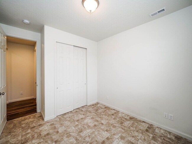 Building Photo - Cute single family home in Saratoga Springs