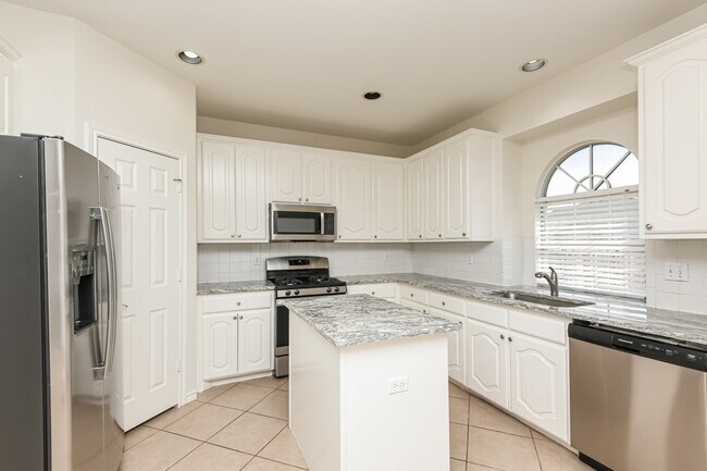 Building Photo - 5909 Portridge Dr