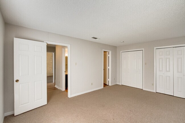 Foto del edificio - No Application Fees* $500 Off 1st Months R...