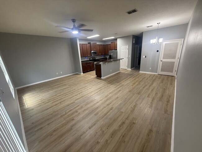 Building Photo - 2745 Revolution St