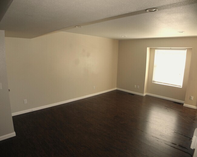 Building Photo - 3149 Bridgewater Dr