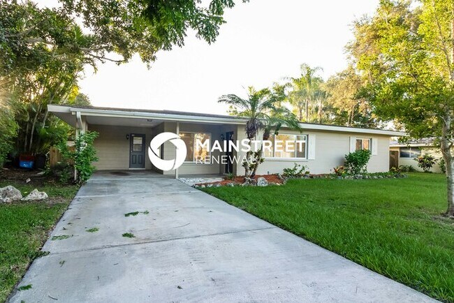 Building Photo - 3 Bedroom Pet-Friendly Home in Sarasota, FL with Main Street Renewal