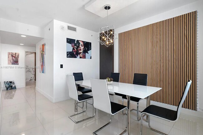 Foto del edificio - 244 Biscayne Blvd