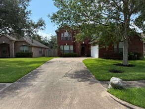 Building Photo - 2511 Pine Shadows Dr