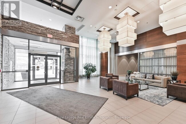 Building Photo - 1 Hurontario St