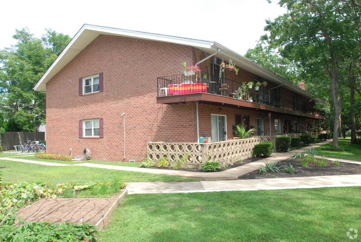 Building Photo - 1407 Johnson Ave