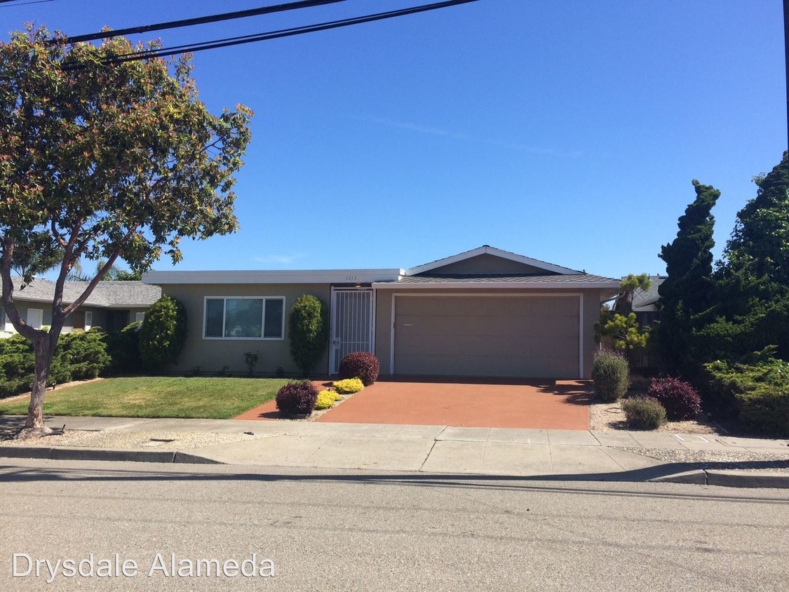 Primary Photo - 1213 Coral Reef Pl
