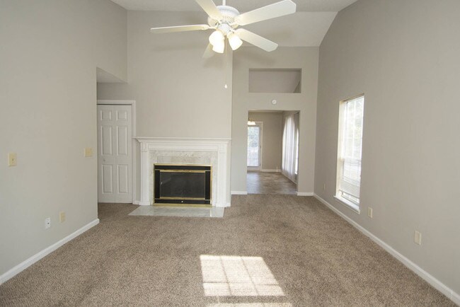 Building Photo - 100 N Trace Ln