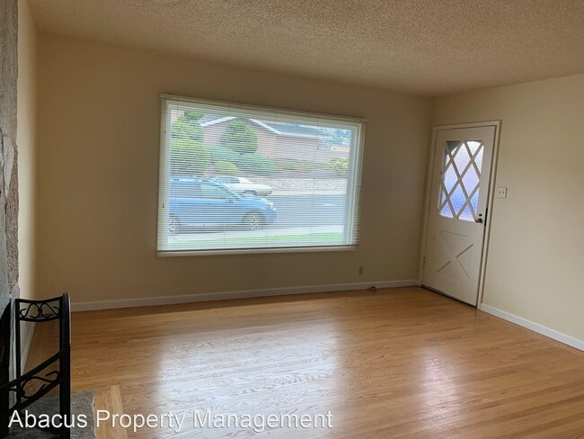 Building Photo - 3 br, 1 bath House - 1043 Miller Avenue