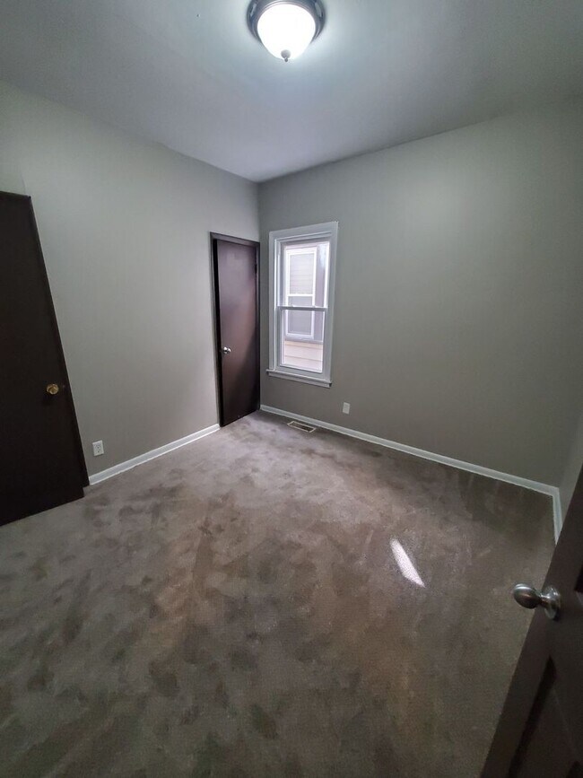 Building Photo - 2162-2164 N 41st St. (Duplex)