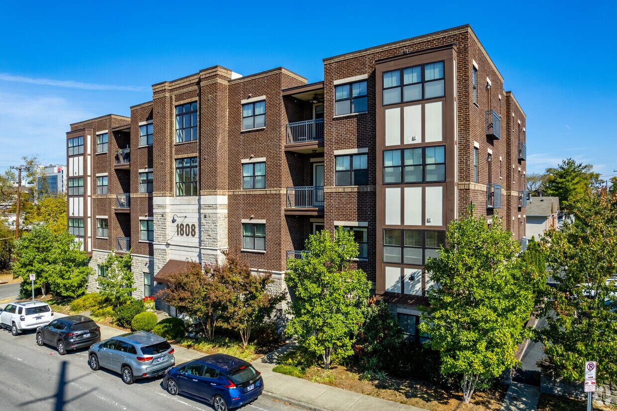 Foto principal - 2151 Acklen Ave