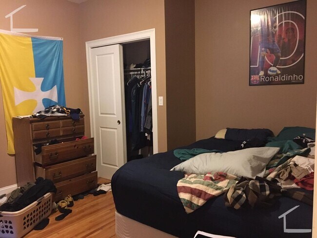 Building Photo - Highly sought after BU unique...