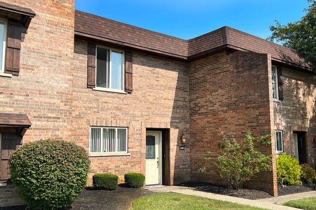 Foto del edificio - Crestbrook Apartments & Townhomes