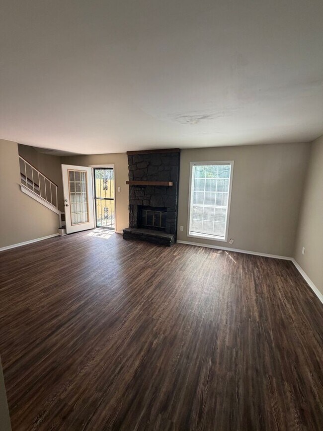 Building Photo - 6975 Wesley Ct