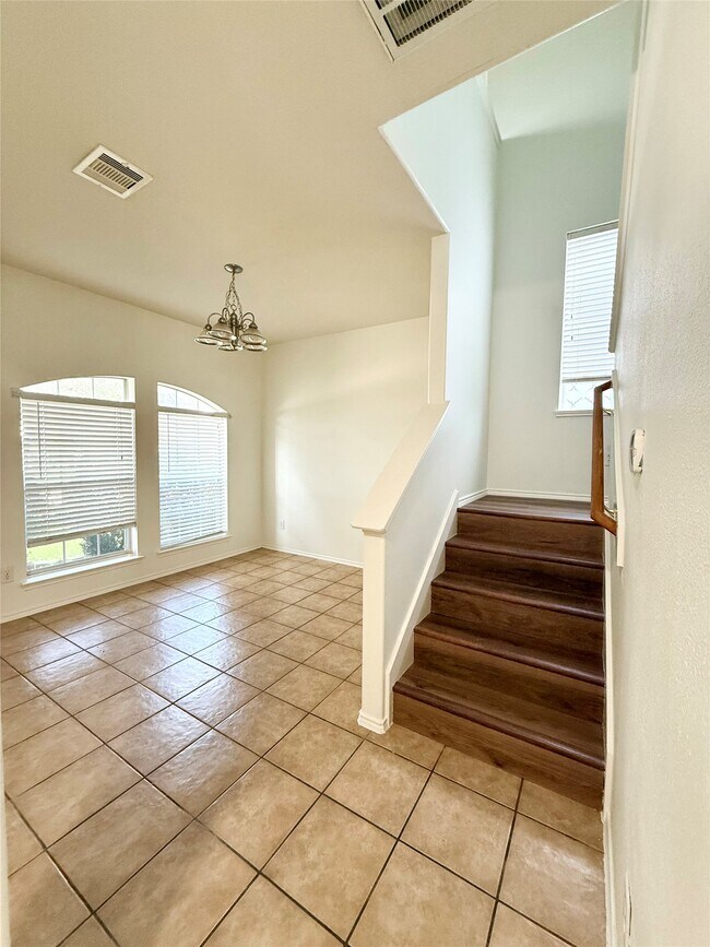 Building Photo - 24623 Colonial Maple Dr