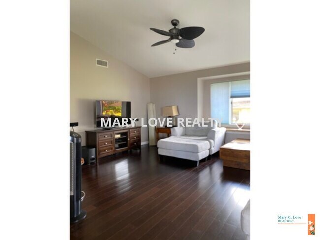 Foto del edificio - BEAUTIFULLY FURNISHED 3/2.5 WITH OCEAN VIEWS