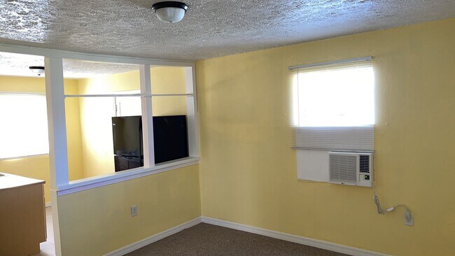 Building Photo - 328 Bellair Rd