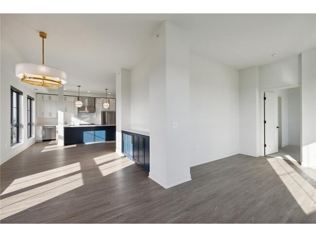 Building Photo - 4917 Eden Ave