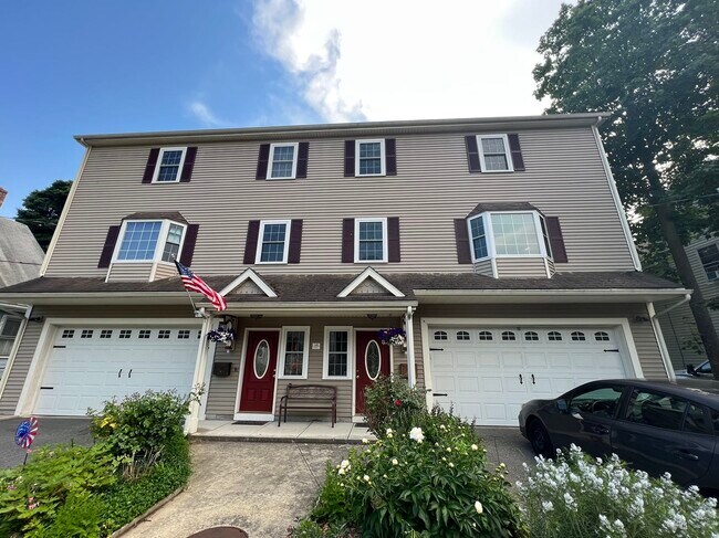 Foto del edificio - 145 Robbins St