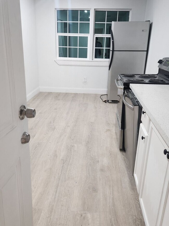 Building Photo - 3 Bedroom Apartment in Houston