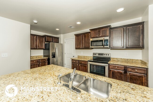 Foto del edificio - 925 Hawthorn Ln