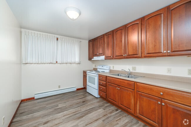 1BR, 1BA - 642SF - Kitchen - Sherbrook Apartments