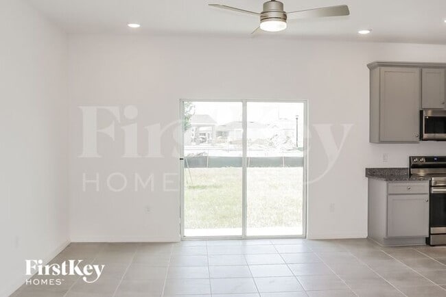 Building Photo - 1611 Isleta Lp