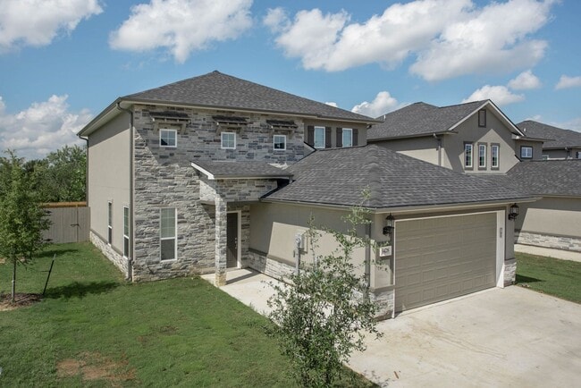 Building Photo - Available August 2026! NEW 5 Bed Luxury House in Pershing Pointe Villas!!