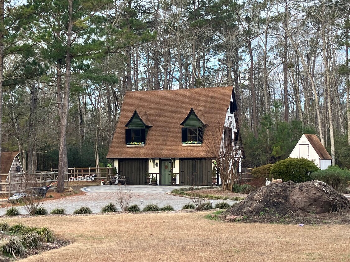 Foto del edificio - 3951 Evans Estate